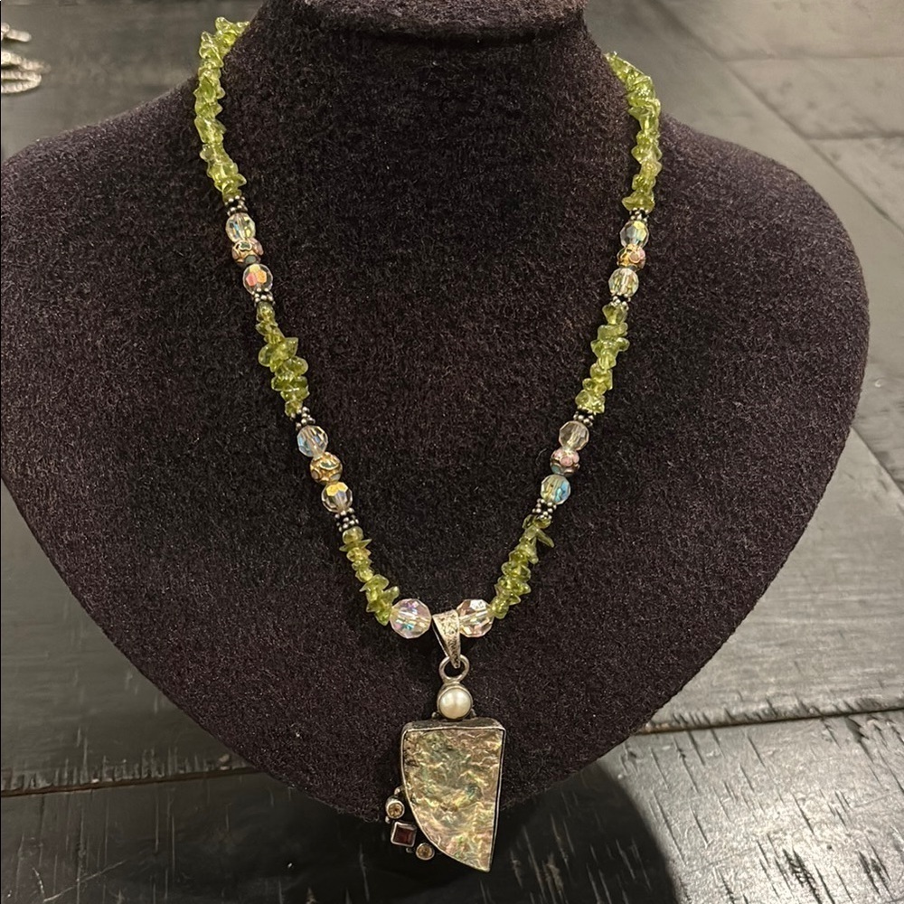 Sterling Stone Pendant Casing Chip Beaded Green Necklace Silver Accents​​​